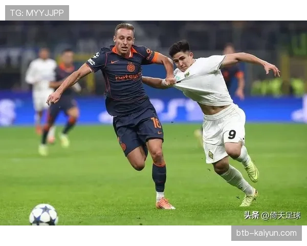 比赛第70分钟,博洛尼亚通过一次边路快发界外球形成射门 比赛第70分钟,博洛尼亚通过一次边路快发界外球形成射门