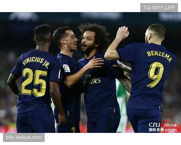 维尼修斯236场西甲出场追平传奇瓦拉内，里程碑之夜